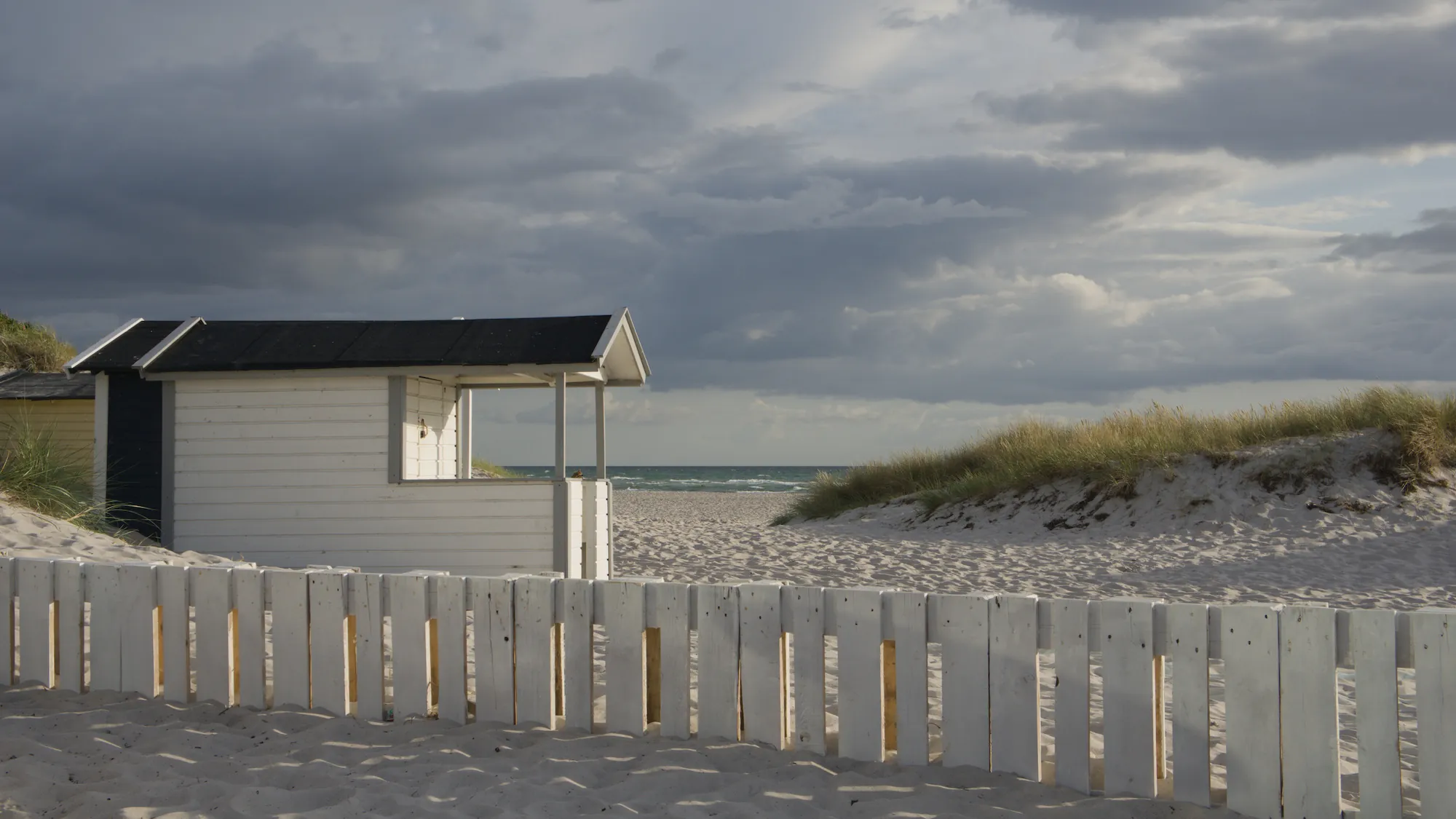 Before: the same beach scene, base development without a preset.